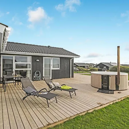 Stunning In With 5 Bedrooms And Sauna * Løkken