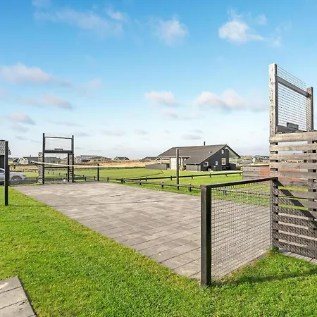 Stunning In With 5 Bedrooms And Sauna Løkken