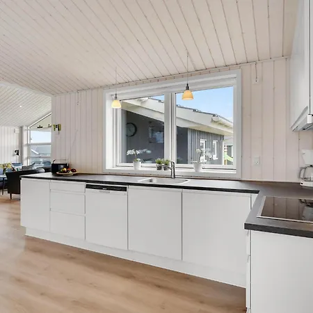 Stunning In With 5 Bedrooms And Sauna Feriehus