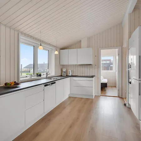 Stunning In With 5 Bedrooms And Sauna * Løkken